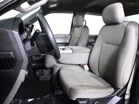 Used 2016 Ford F150 XLT image 30