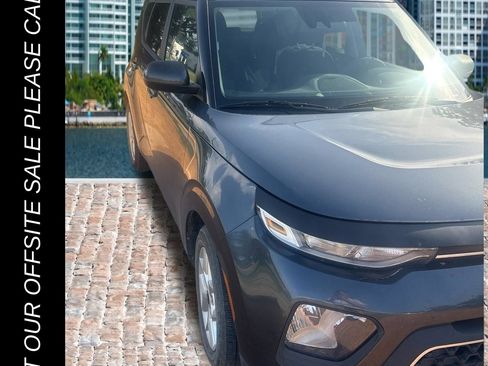 Used 2022 Kia Soul LX w/ Technology Package FWD image 8
