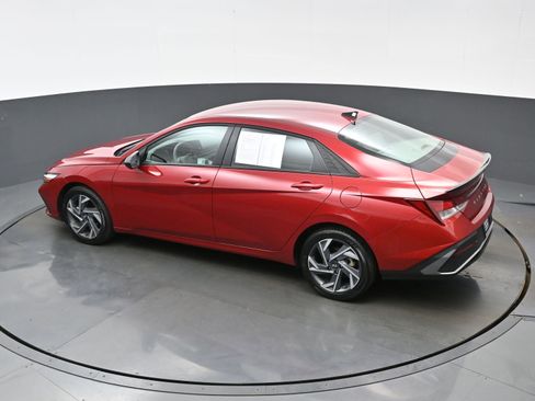 Certified 2025 Hyundai Elantra Sport FWD image 33