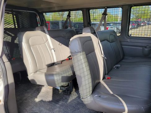 Used 2016 Chevrolet Express 3500 LS RWD image 9