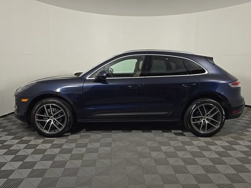 Certified 2022 Porsche Macan AWD/4WD image 2