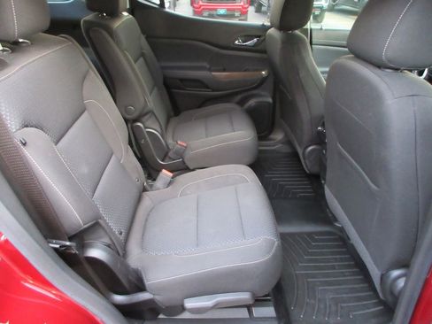 Certified 2023 GMC Acadia SLE w/ Driver Convenience Package image 17