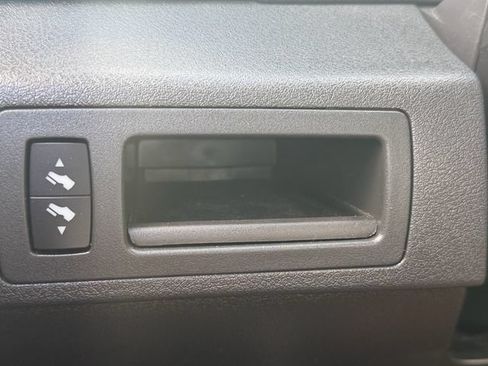 Used 2009 Jeep Grand Cherokee Overland AWD/4WD image 30