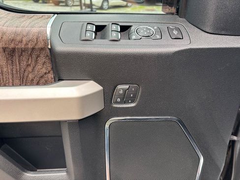 Used 2019 Ford F350 Lariat w/ Lariat Ultimate Package AWD/4WD image 27