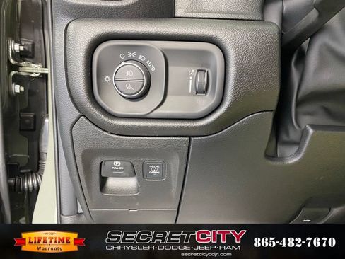 New 2026 RAM 1500 Express AWD/4WD image 14