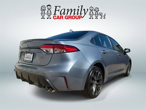 Used 2025 Toyota Corolla SE image 3