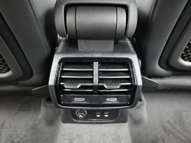 Used 2025 Audi Q3 2.0T Premium w/ Convenience Plus Package AWD/4WD image 17