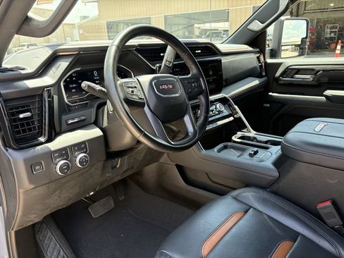 Used 2024 GMC Sierra 2500 AT4 w/ AT4 Premium Plus Package AWD/4WD image 14