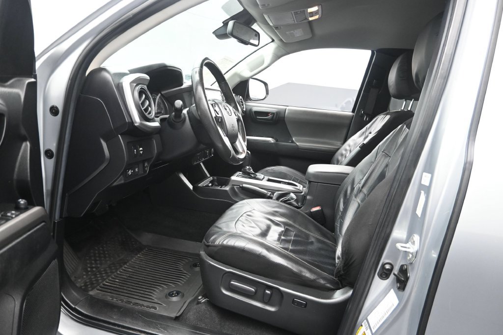 Used 2022 Toyota Tacoma SR5 AWD/4WD image 10