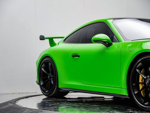 Used 2018 Porsche 911 GT3 RWD image 27