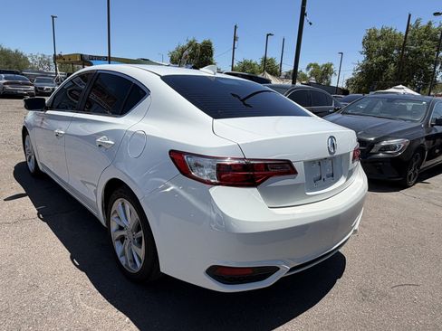 Used 2017 Acura ILX FWD image 4