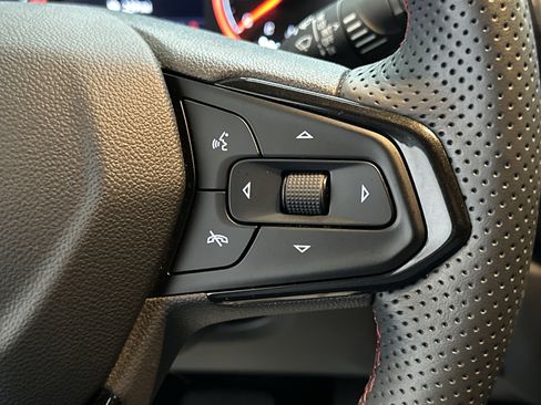 Used 2023 Chevrolet TrailBlazer RS w/ Technology Package image 25