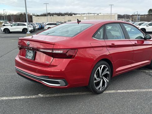 Used 2025 Volkswagen Jetta SEL image 6