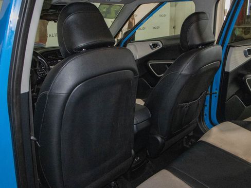 Used 2023 Kia Soul GT-Line FWD image 10