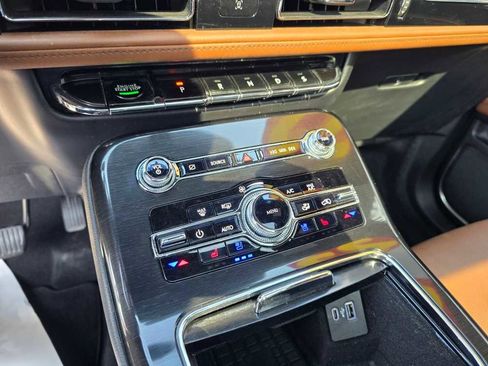 Used 2022 Lincoln Nautilus Reserve w/ Equipment Group 201A image 16