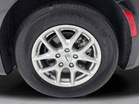 Used 2024 Chrysler Pacifica Touring-L FWD image 8
