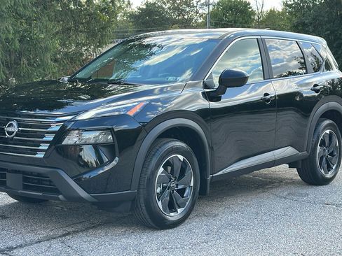 New 2026 Nissan Rogue SV AWD/4WD image 2