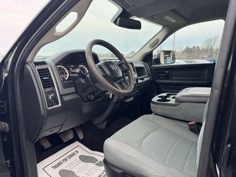 Used 2018 RAM 2500 Tradesman w/ Chrome Appearance Group image 11