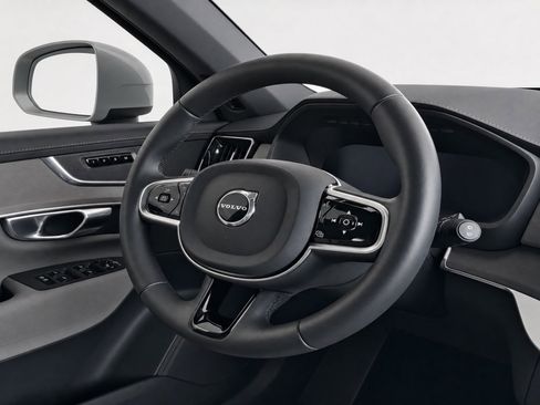 Certified 2026 Volvo XC90 B6 Core AWD/4WD image 17