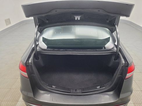 Used 2019 Ford Fusion SE FWD image 29