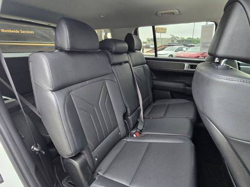 Used 2025 Hyundai Santa Fe SEL AWD/4WD image 28