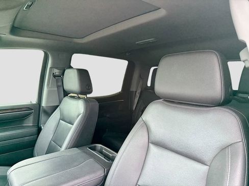 Used 2024 GMC Sierra 1500 SLT image 10