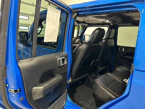 Used 2022 Jeep Gladiator Overland image 29