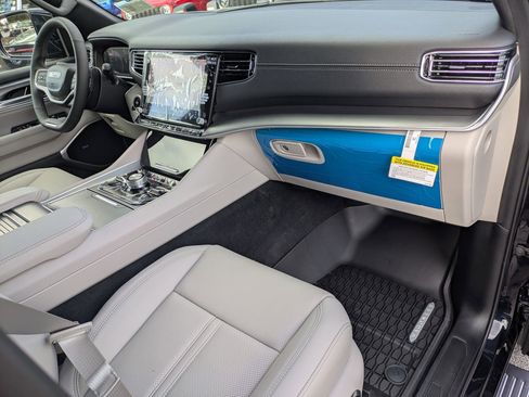 New 2025 Jeep Wagoneer Series III w/ Quick Order Package 25C Super image 30