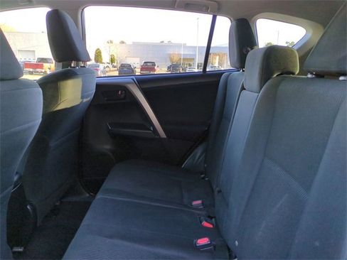 Used 2018 Toyota RAV4 LE image 14