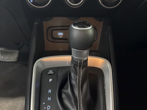 Used 2025 Hyundai Venue SE image 37