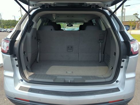 Used 2015 Chevrolet Traverse LT FWD image 29