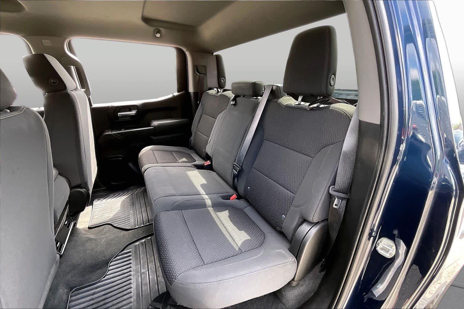 Used 2020 Chevrolet Silverado 1500 Custom w/ Custom Value Package RWD image 17
