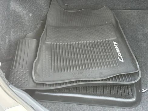 Used 2015 Toyota Camry XLE FWD image 33