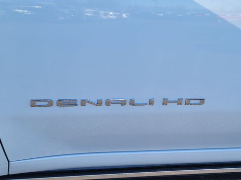New 2026 GMC Sierra 3500 Denali w/ Denali Reserve Package AWD/4WD image 11