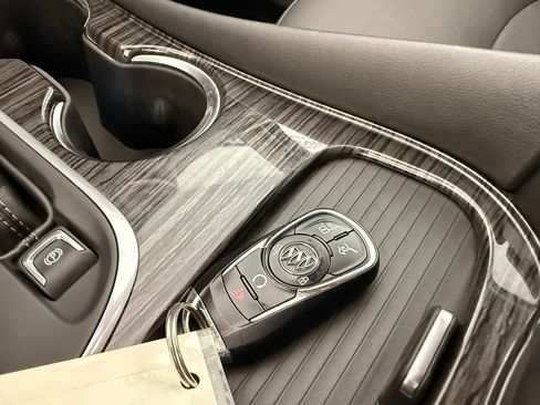 Used 2017 Buick Envision Essence FWD image 25