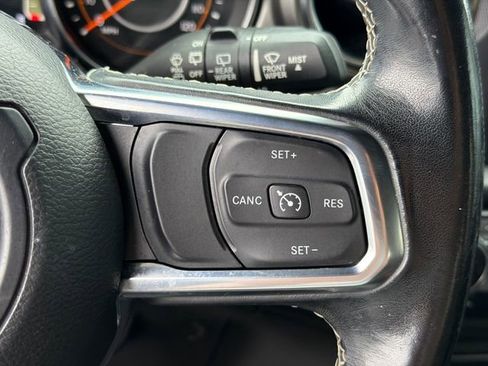 Used 2020 Jeep Wrangler Unlimited Sahara image 26