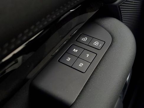 New 2026 Land Rover Discovery S AWD/4WD image 25