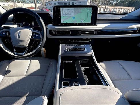 New 2026 Lincoln Aviator 2WD image 5