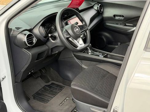 Certified 2023 Nissan Kicks SV image 11