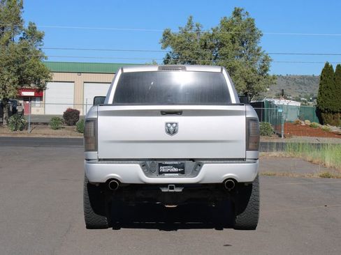 Used 2017 RAM 1500 Express AWD/4WD image 4
