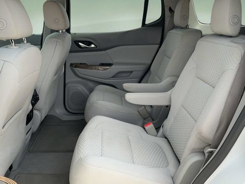 Used 2018 GMC Acadia SLE FWD image 14