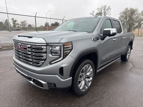 Used 2025 GMC Sierra 1500 Denali w/ Denali Reserve Package AWD/4WD image 3