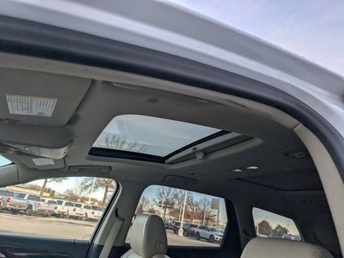 Used 2018 Buick Enclave Premium image 3