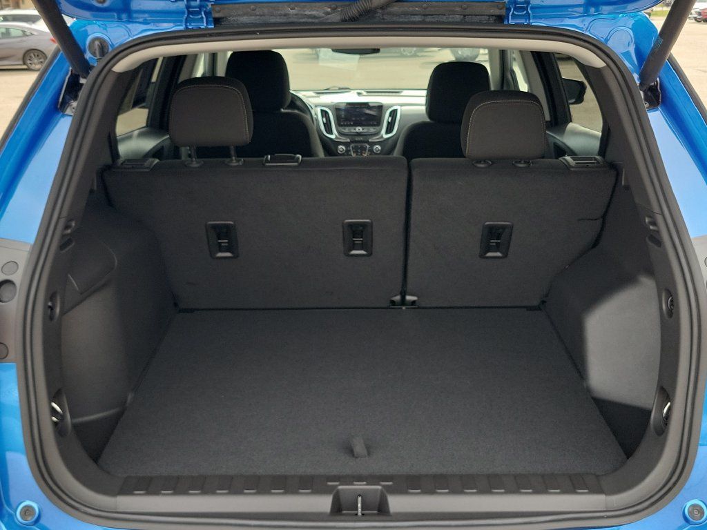 Used 2024 Chevrolet Equinox LT AWD/4WD image 34
