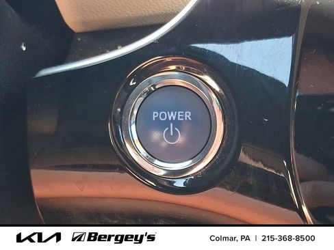 Used 2017 Toyota Prius Four FWD image 25