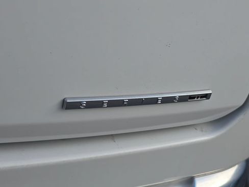 Used 2024 Jeep Wagoneer Series II w/ Flexible Seating Group RWD image 13