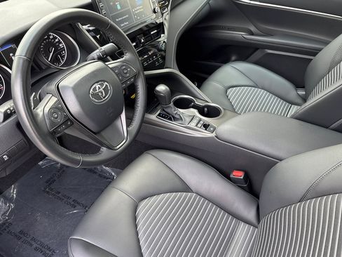 Used 2024 Toyota Camry SE w/ Audio Upgrade Package image 4