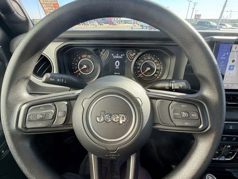 Used 2025 Jeep Wrangler Sport image 19