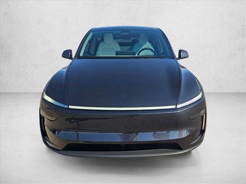 Used 2026 Tesla Model Y Long Range AWD/4WD image 2