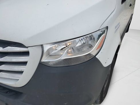 Used 2021 Freightliner Sprinter 2500 RWD image 24